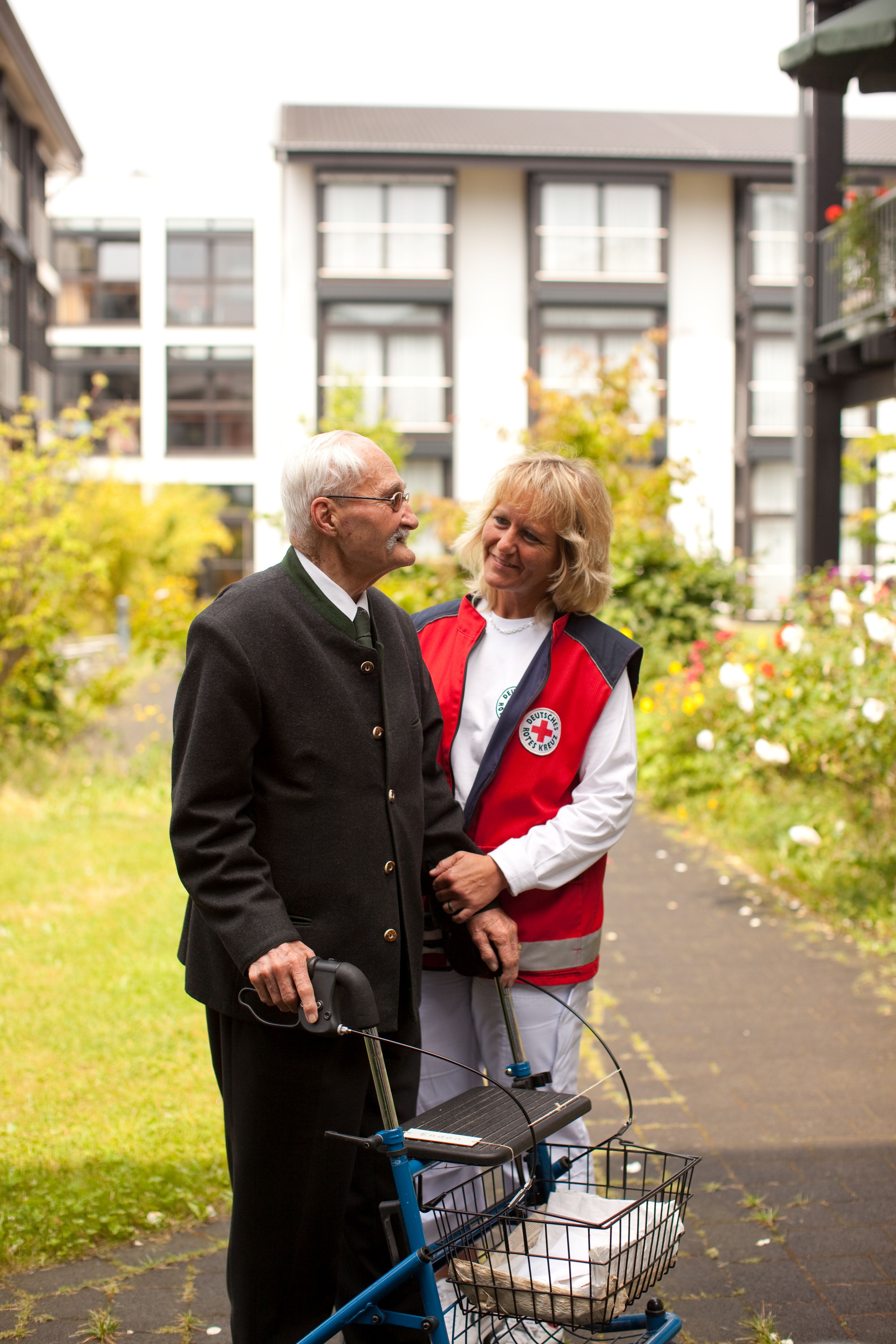 examinierte Alten / Krankenpfleger*innen / Arzthelfer*innen / Pflegekräfte mit